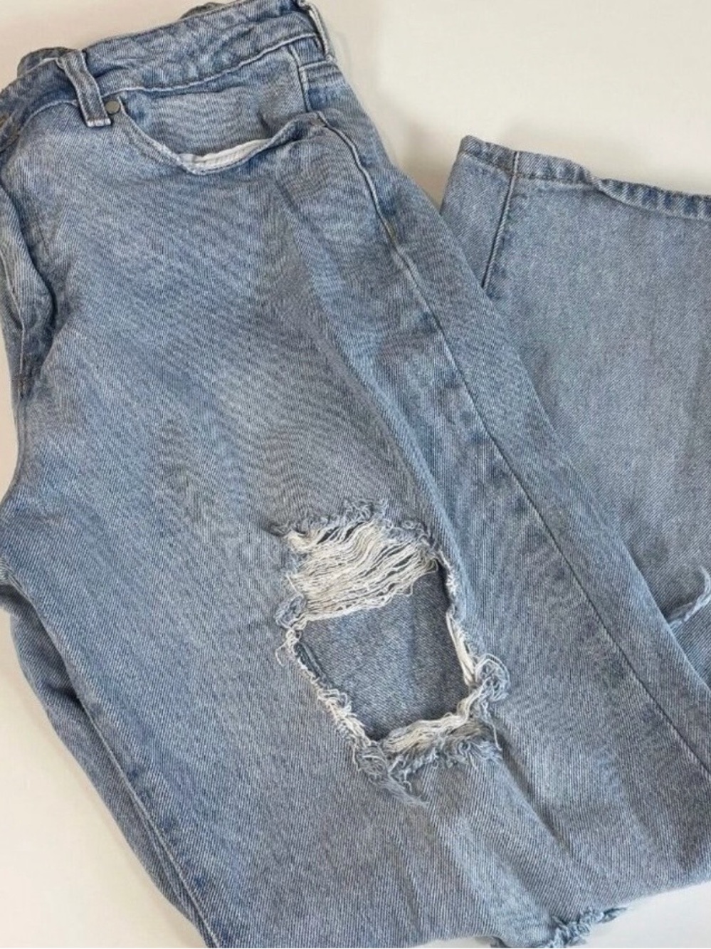 BP. Womens Distressed High Waist Mom Jeans Blue Size 32 Light Wash Denim Pockets